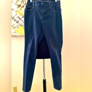 Old Navy women’s super skinny jeans. Size 12